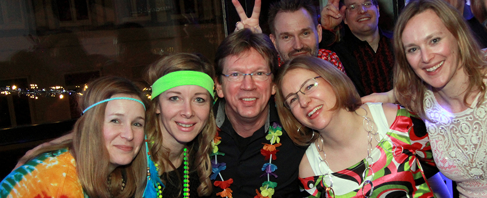 Andy mit Partygästen auf dem Dancefloor